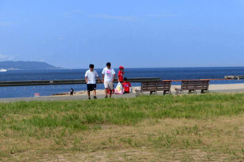 大蔵海岸にて清掃活動